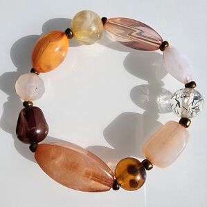 Beaded stretch bracelet.